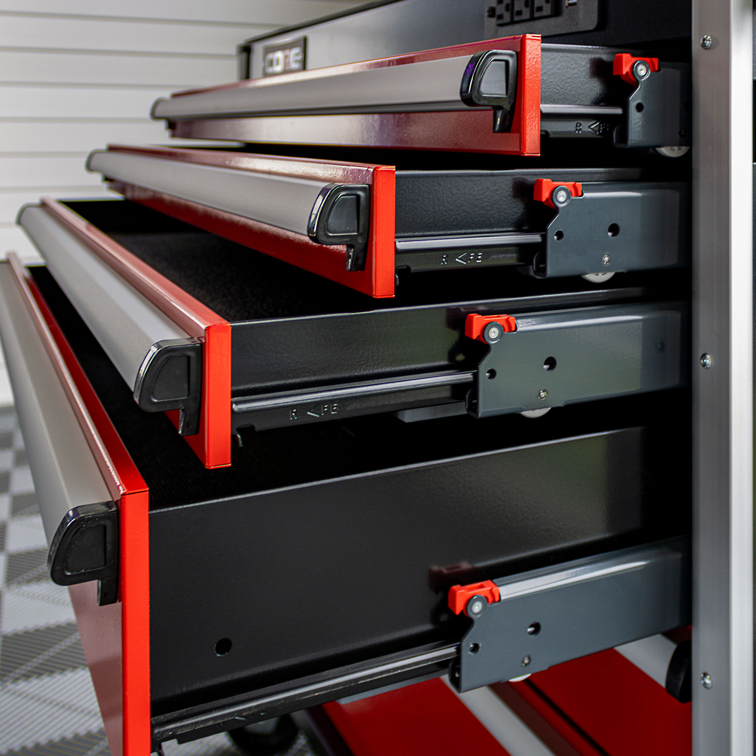 88 Series - 13 Drawers with Tall Locker - Silver Handles - Traditional Casters